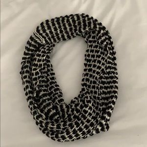 Pins &  needles scarf